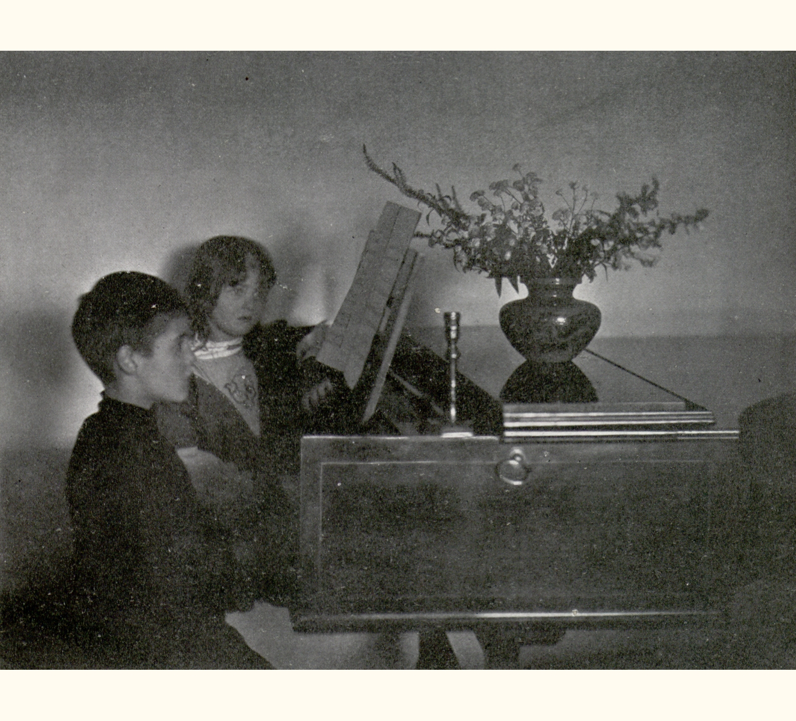 1907 Fifty-second Annual Exhibition of the Royal Photographic Society of Great Britain