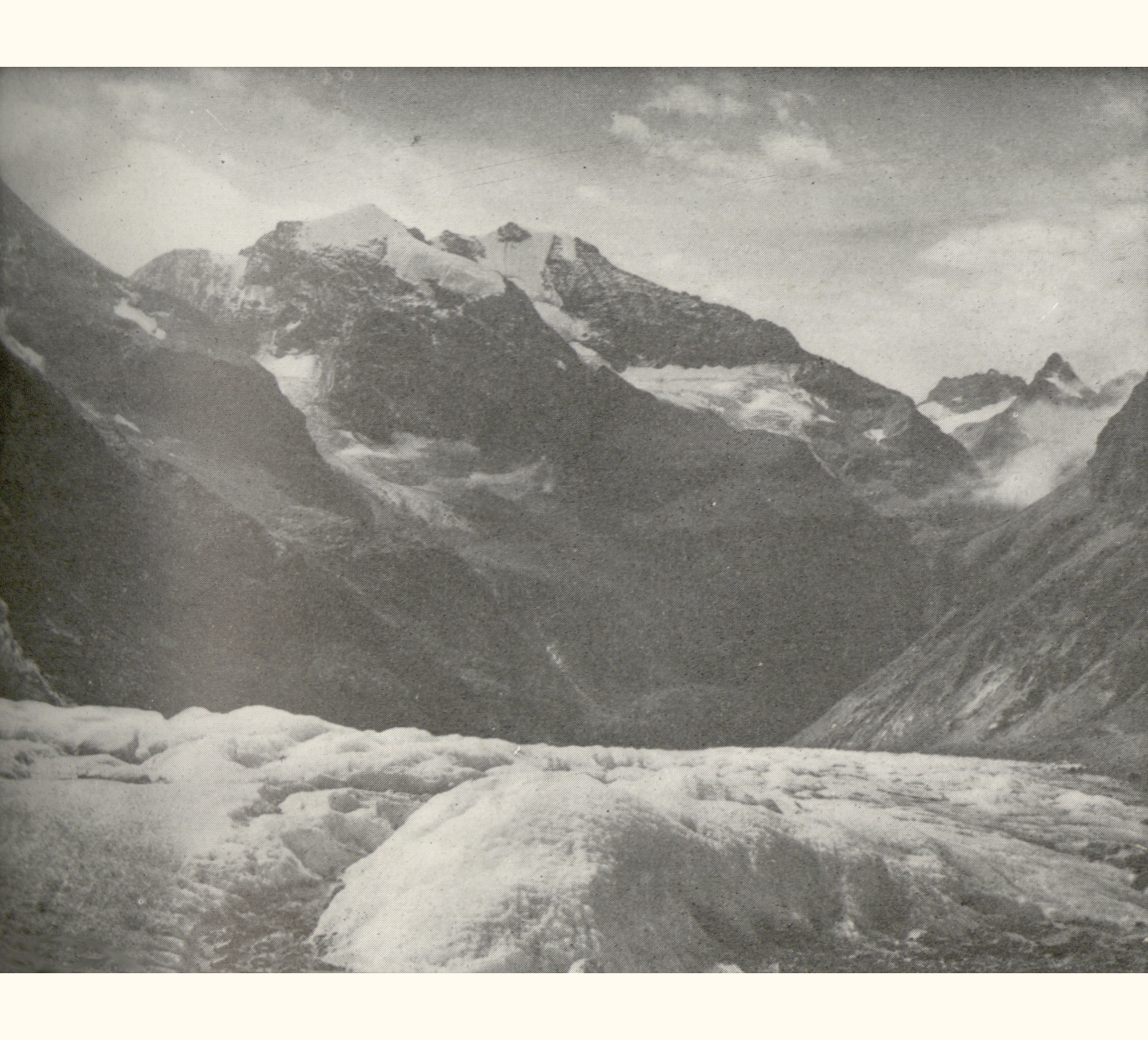 1907 Fifty-second Annual Exhibition of the Royal Photographic Society of Great Britain